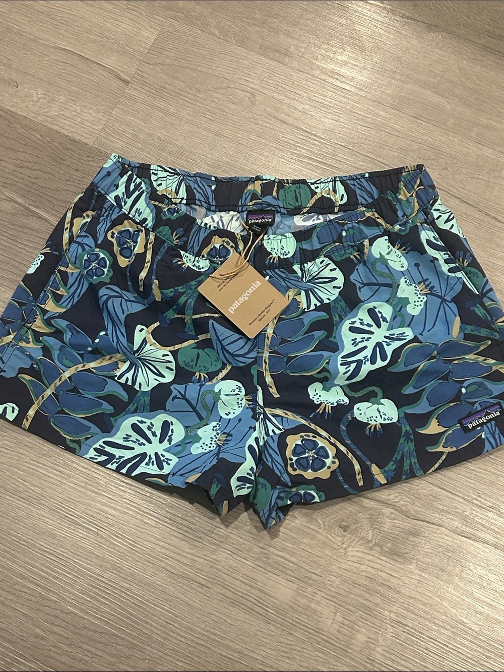 PATAGONIA | Women's Barely Baggies
Shorts - 21½"